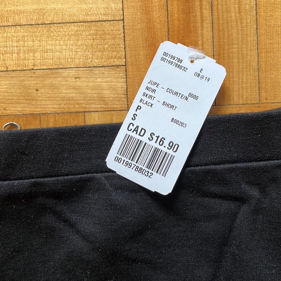 NEW Forever 21 short skirt - Picture 2 of 3